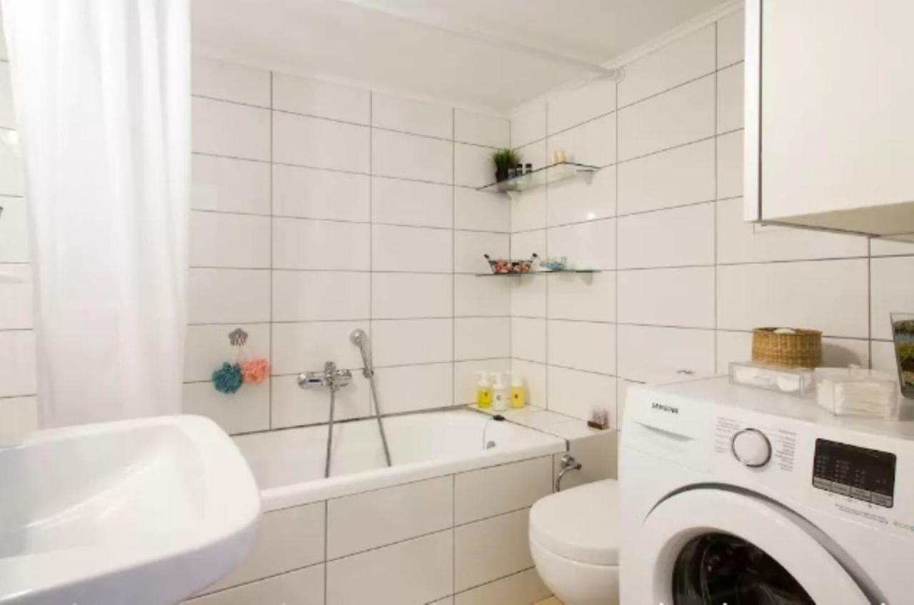 At Trendy Glyfada'S Center Apartment เอเธนส์ ภายนอก รูปภาพ